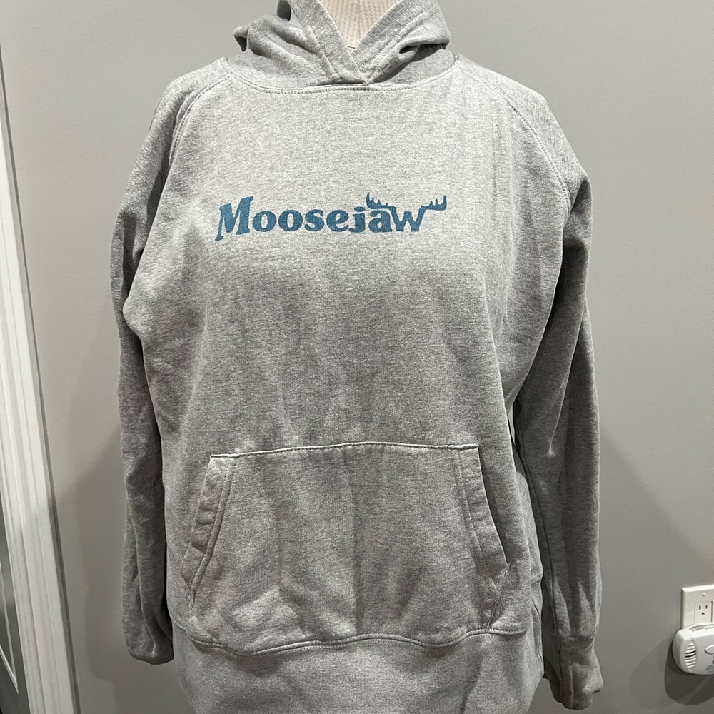 Vintage Moosejaw women’s hooded sweatshirt